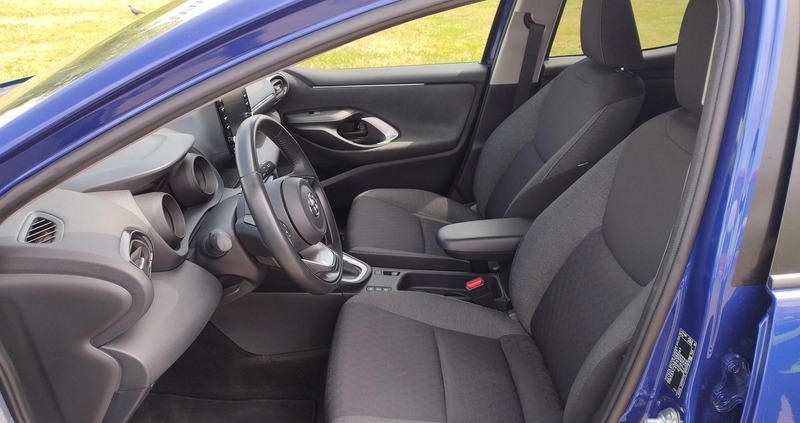 Toyota Yaris cena 85900 przebieg: 75000, rok produkcji 2021 z Piwniczna-Zdrój małe 172